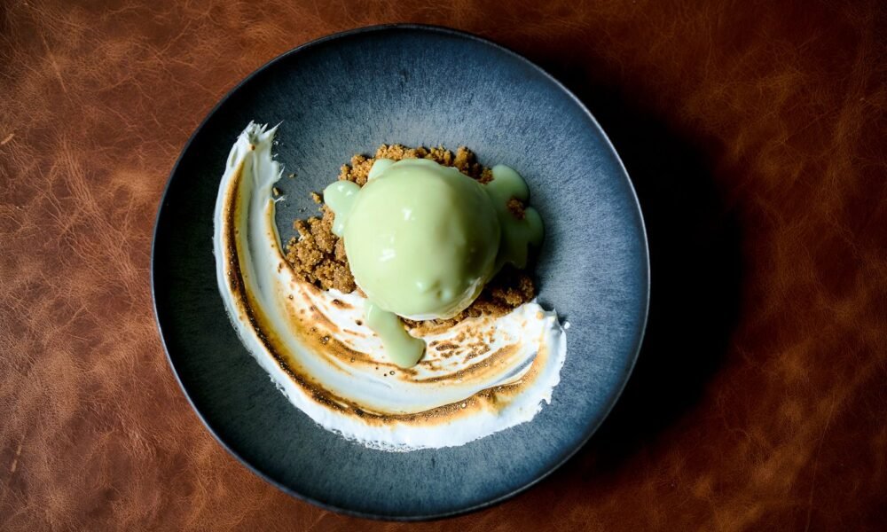 Where to Stay in Seattle If You Like to Eat