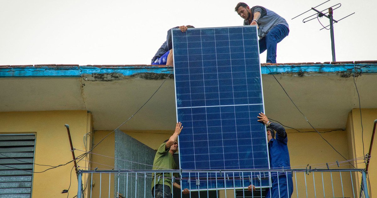 Cubans search for alternative energy sources amid fuel shortages and outages. Renewables provide 10% of energy, up from only 3% by 2024. Officials in Cuba claim that renewables are expected to cover 40% of energy demand by 2035 and 100% by 2050. With Chinese equipment and financing, the government installed solar panels at public places and hospitals in the past few years. Cuban officials have stated that 54 solar parks exist today, and they expect to have 92 in 2028 with the help of China. The Cuban Government has not provided a breakdown as to how it plans to use energy sources like solar, hydropower, biomass, and wind in order for the country’s goal. Jorge Pinon, a University of Texas at Austin energy expert, believes it will be difficult for Cuba’s government to achieve its goals, given the economic crisis in the country and the high costs of switching to renewable energy sources, particularly due to the state of the energy infrastructure. Pinon, a senior collaborator at UT Austin’s Energy Institute and a researcher, believes that Cuba’s current economic situation makes it unlikely that the country will achieve its goal to be 100% renewable by 2050. Pinon, a senior researcher at UT Austin’s Energy Institute, said that there is potential to harness renewable energy but it will require large investments. Sugar cane energy, for example, could be just as important as solar. Pinon explained that ethanol is not only a fuel, but also a biomass product, an alcohol, and a source of employment for the countryside. You can blend ethanol with gasoline and reduce your gasoline imports. The Cuban Embassy did not reply to questions about the details of the energy plan, or whether the switch to renewables by 2050 is possible. Most Cubans are currently living with the problem of not being able to get electricity on a regular basis. Before the Trump administration made its visit to the island, the people were already suffering from power cuts lasting up to 20 hours a day. Fuel supply was reduced by