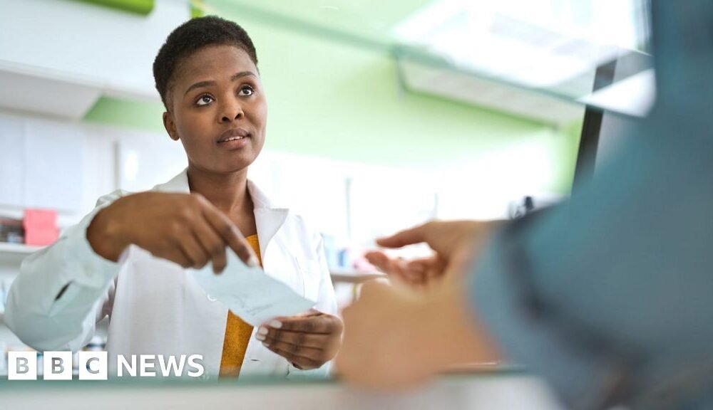 Pharmacies in England to prescribe more medication from autumn