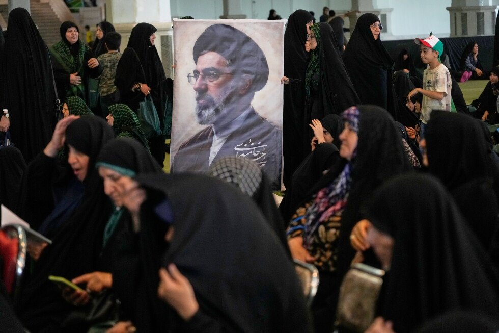 Details emerge of a potential Iran deal as Trump says not to rush