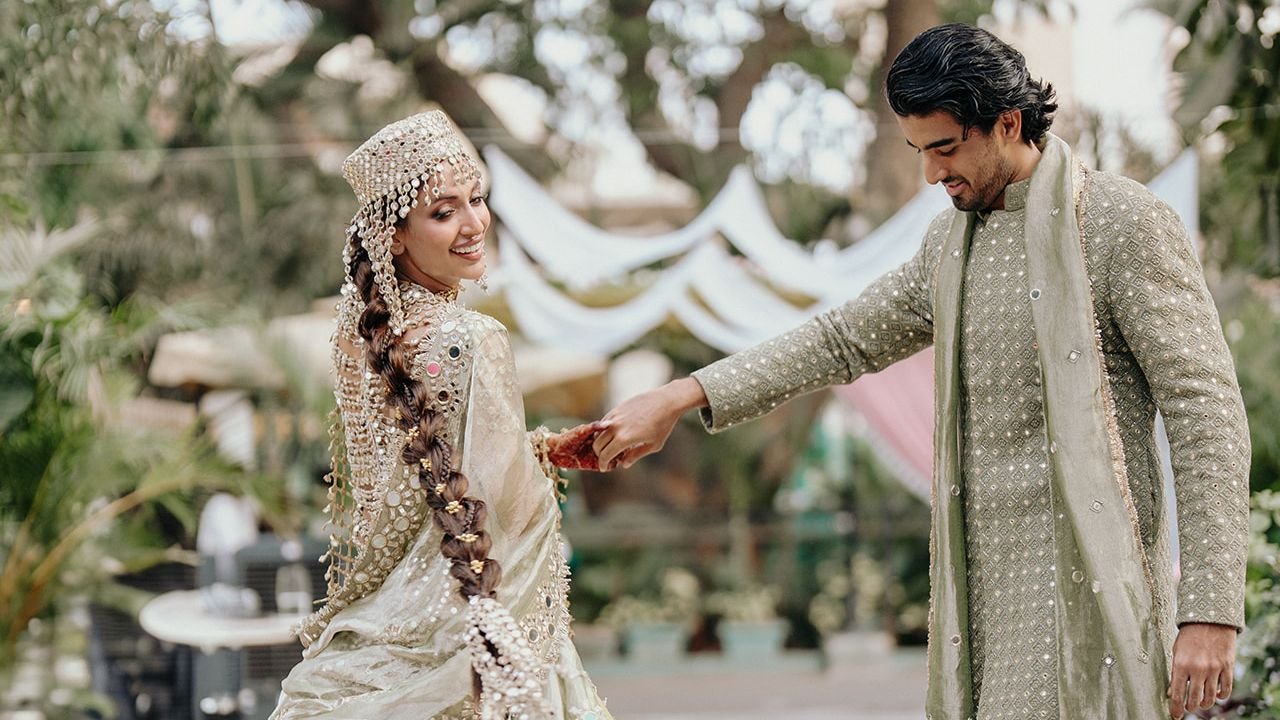 At this wedding in Mumbai, the bride wore an heirloom necklace from the 1800s for her nikkah