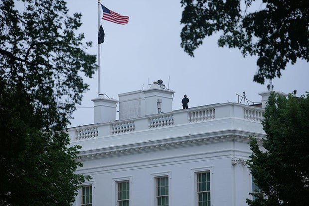 Suspect killed after opening fire on Secret Service checkpoint outside White House, officials say