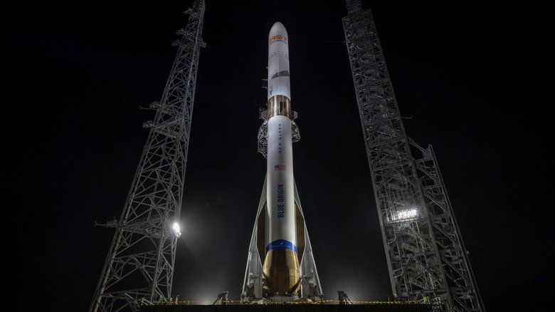 Blue Origins New Glenn rocket explodes on its launchpad – Engadget