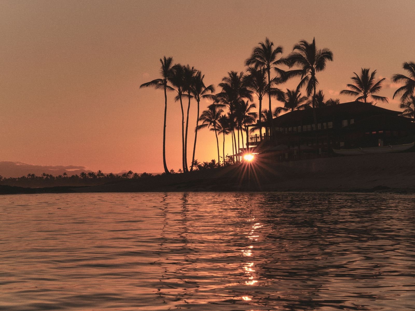 At this Hawaii Resort, Oysters Are Pond-to-Table