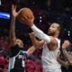 Brunson keys late surge as Knicks steal Game 1 in San Antonio